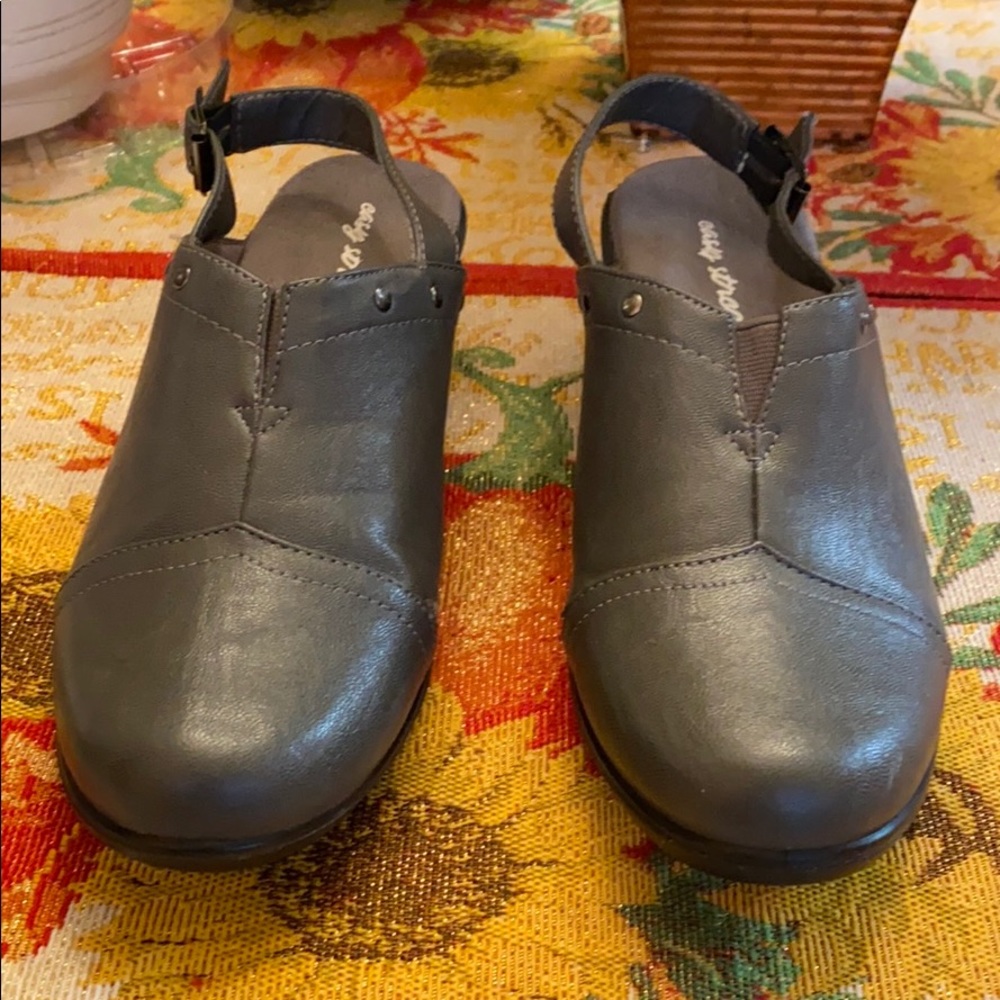 Casey Street Clogs shoes